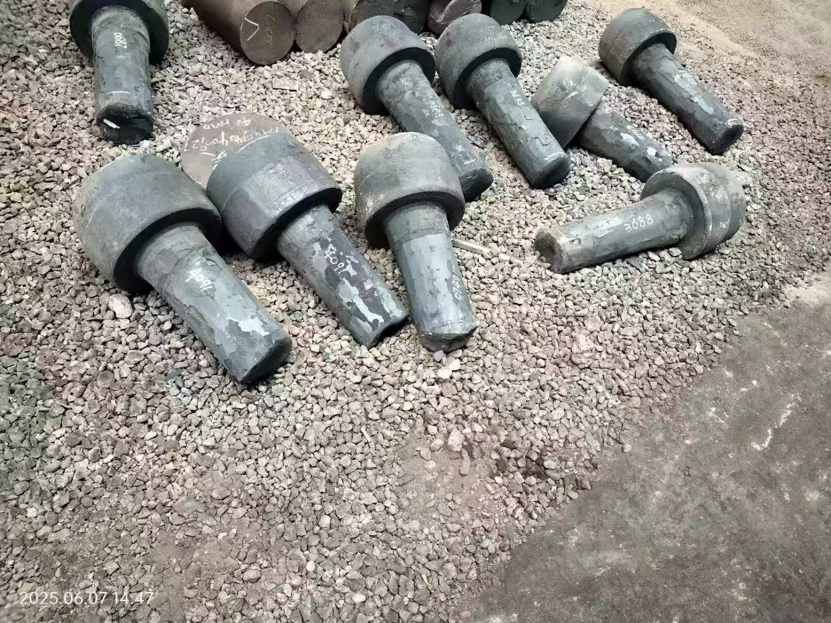 Jak poprawić wydajność odkuwek lotniczych poprzez kontrolę temperatury i ciśnienia